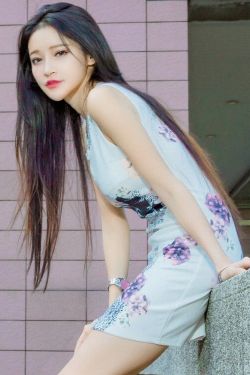 踮起脚尖靠近你